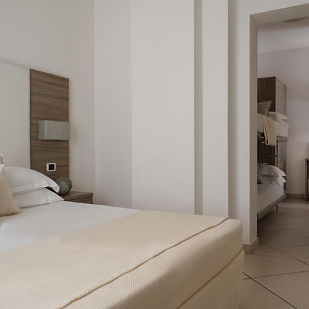Hotel Embassy Риччоне Экстерьер фото